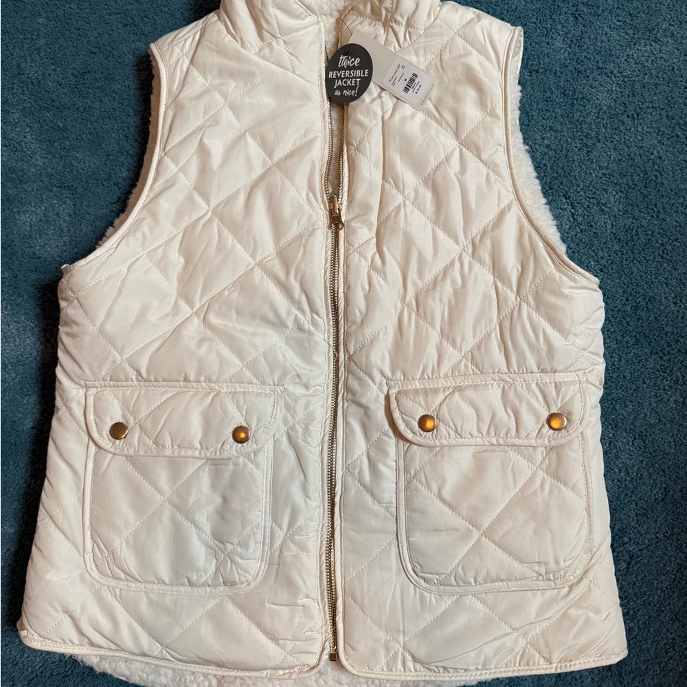 NWT Francesca’s Reversible Vest - White